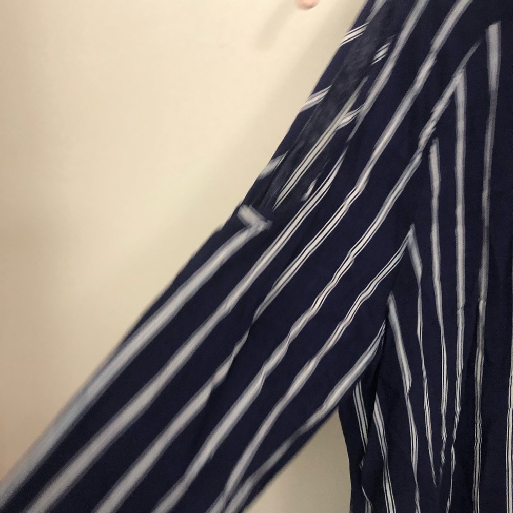Blouse - Picture 2 of 6
